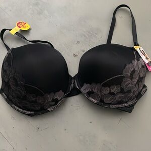 Brand new with tags Maidenform push up bra